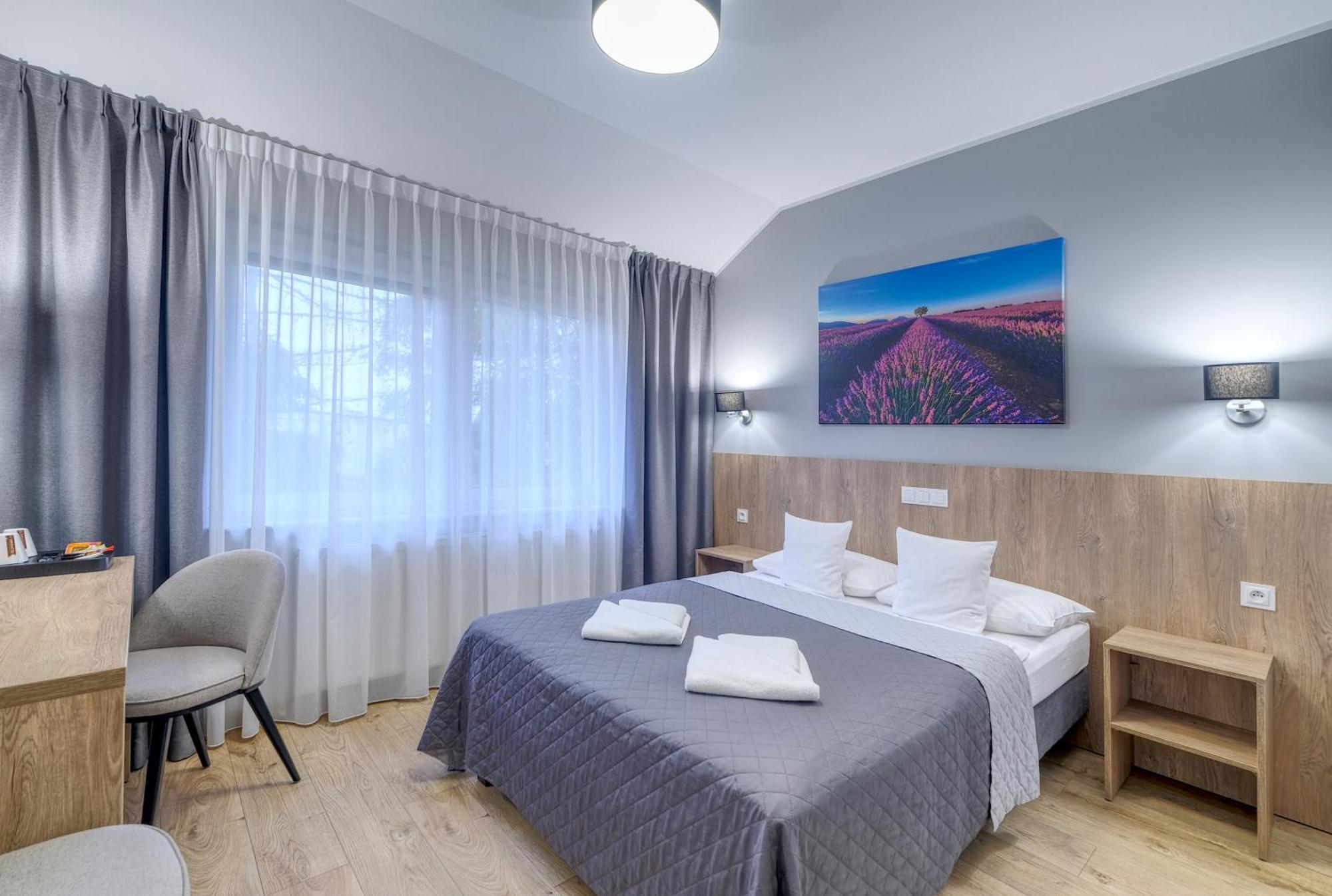 Lawendowy Dwor Bed & Breakfast Pszczolki Exterior photo
